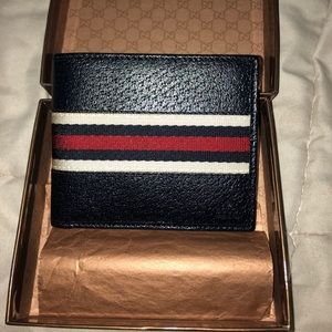 BRAND NEW Gucci Men’s Navy Bifold Wallet w/ Box